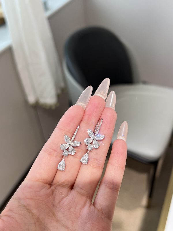 18k white gold pear cut and marquise cut lab grown diamond earrings