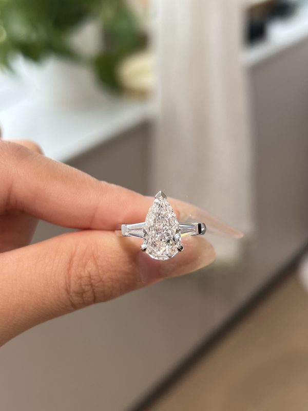 18K white gold 2ct Pear cut lab grown diamond Three-Stone ring