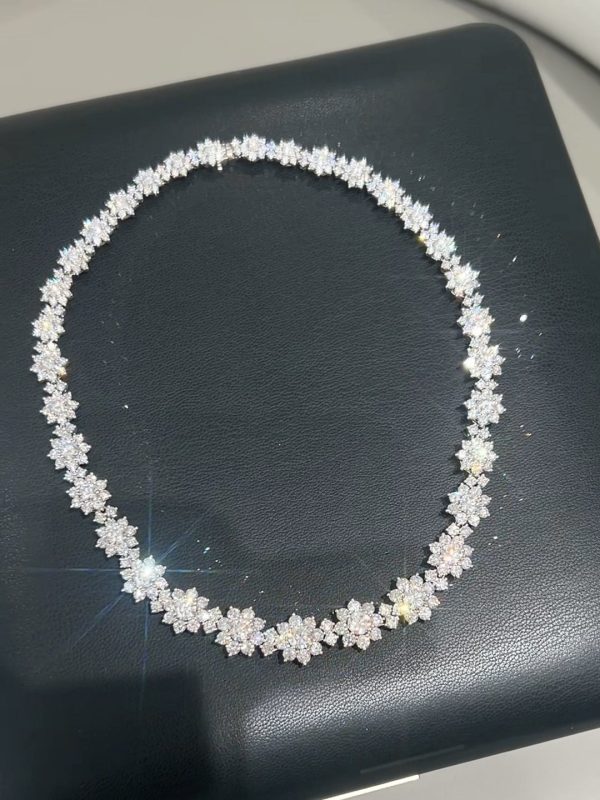 Lab Grown Diamond Sunflower Necklace in 18K White Gold