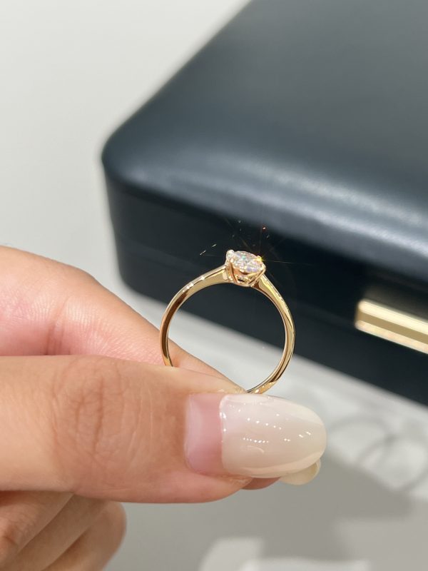 1CTW Oval Cut Lab Grown Diamond Engagement Ring in 18K Yellow Gold