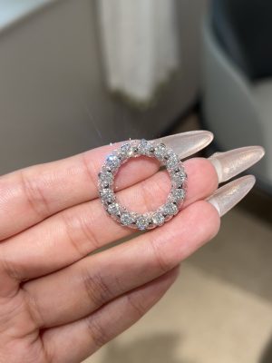 Women's Wedding Band in 18K White Gold With a Full Circle Of Lab Grown Diamonds