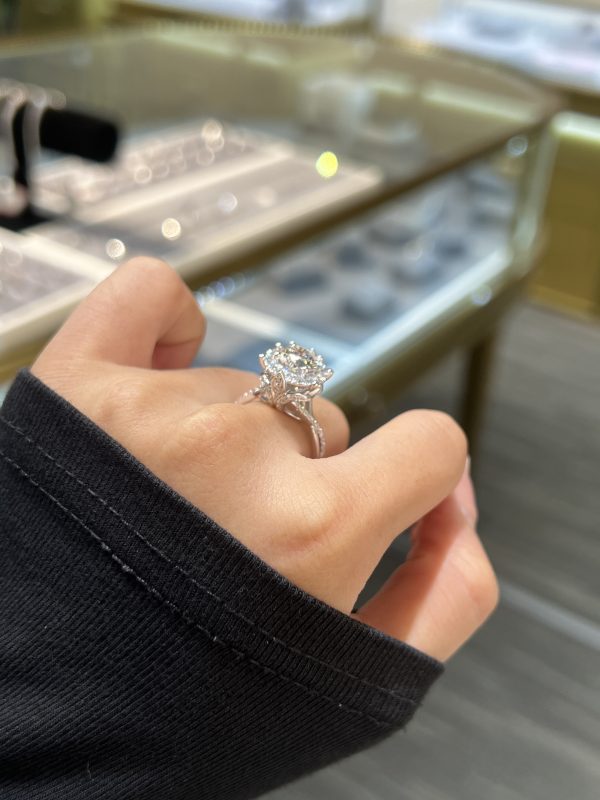 1CTW Round Brilliant Lab Grown Diamond Engagement Ring