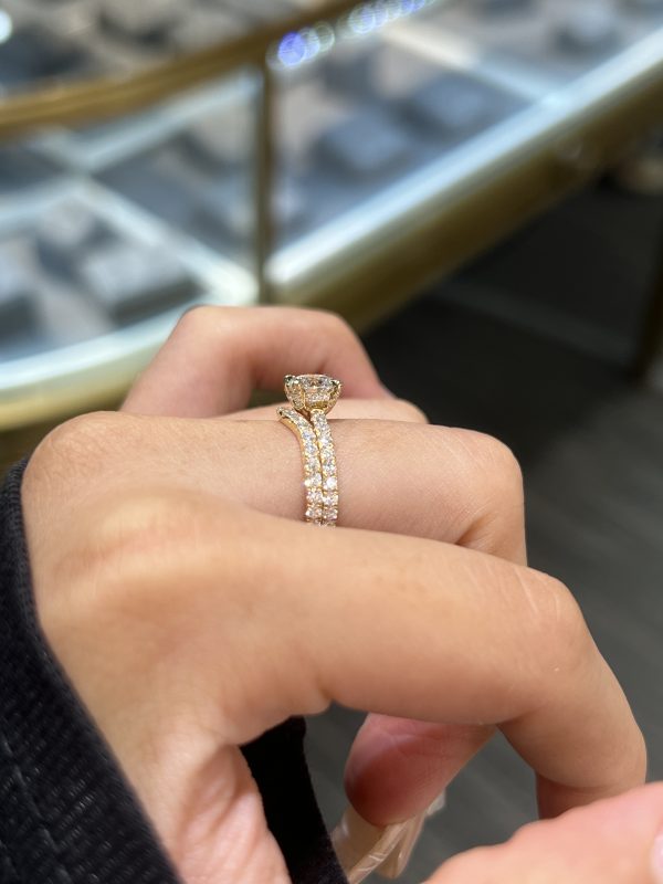 1CTW Round Brilliant Lab Grown Diamond Engagement Ring Four Prong