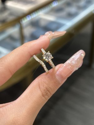 1CTW Round Brilliant Lab Grown Diamond Engagement Ring Four Prong