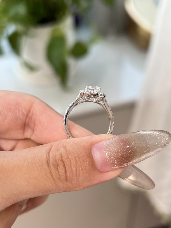 1CTW Round Brilliant Lab Grown Diamond Engagement Ring