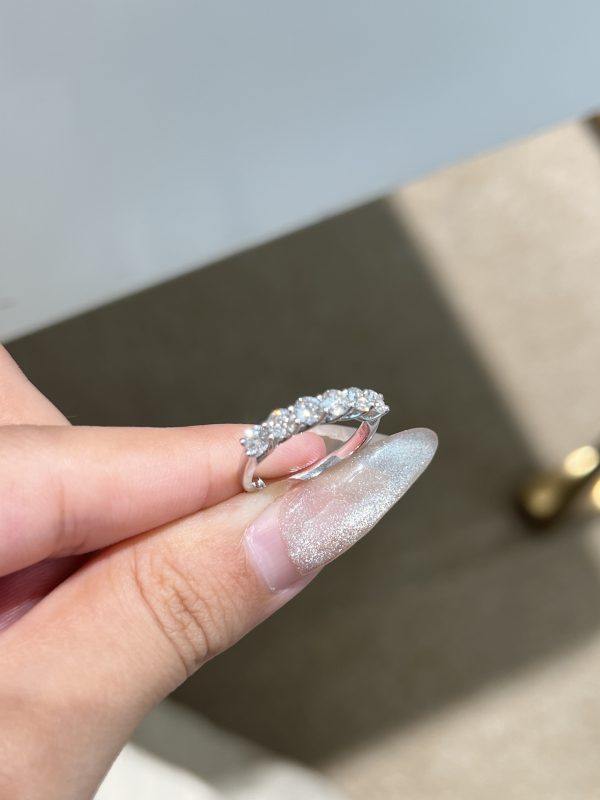 1.25CTW Lab Grown Diamond Women‘s Wedding Band