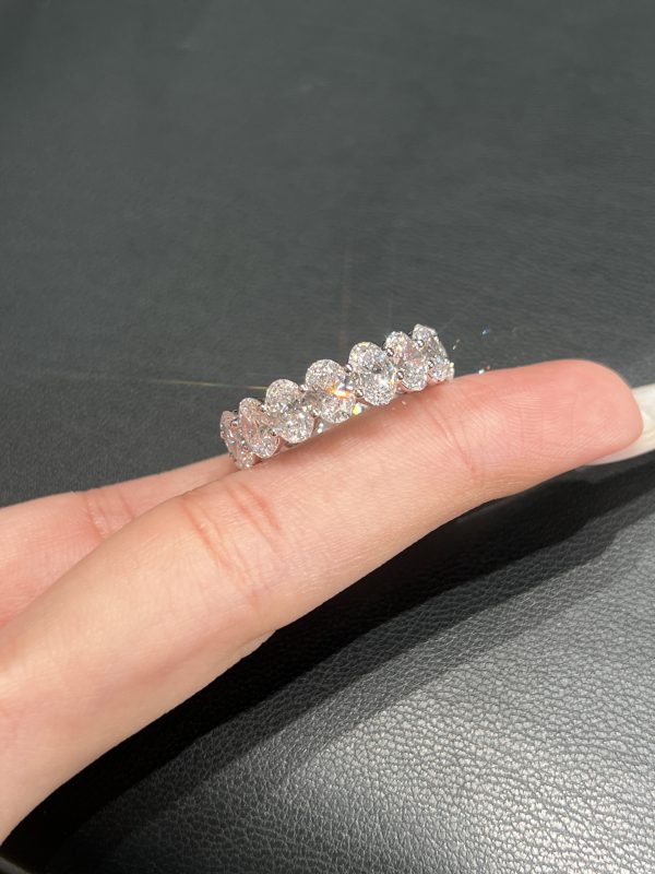 Round Brilliant Cut Women's Lab Grown Diamond Band in 18K White Gold