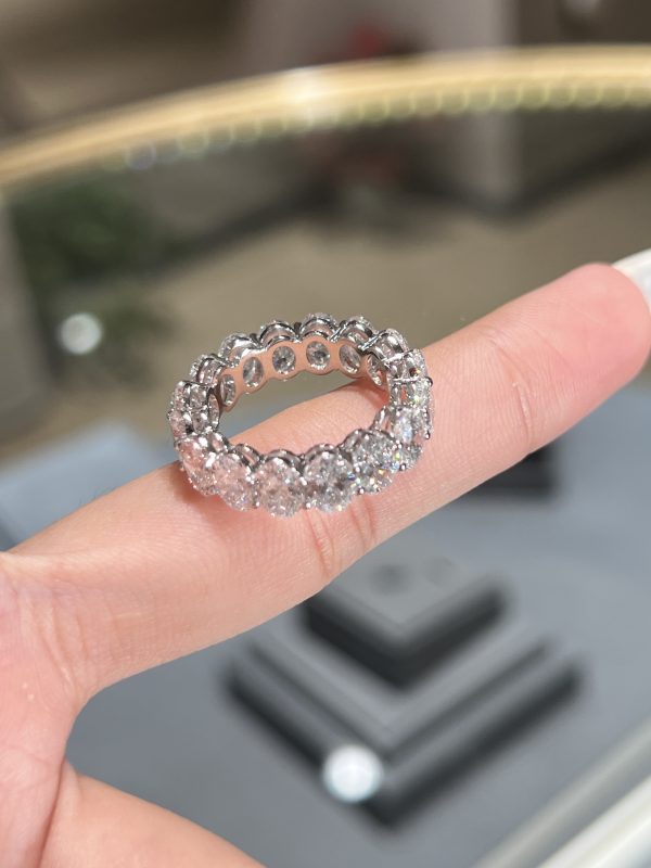 Round Brilliant Cut Women's Lab Grown Diamond Band in 18K White Gold