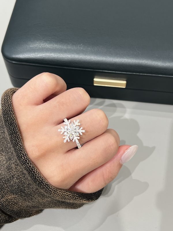 1 Carat D VVS2 Snowflake 18K White Gold Lab Grown Diamond Engagement Ring