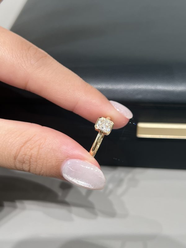 0.6 Carat Radiant Cut Lab Grown Diamond Engagement Ring in 18K Yellow Gold