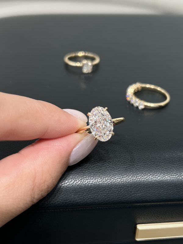 3 Carats Oval Cut Lab Grown Diamond Engagement Ring in 18K Yellow Gold