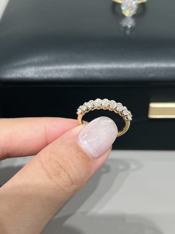 0.8 Carat Oval Cut Lab Grown Diamond Engagement Ring For Women in 18K Yellow Gold