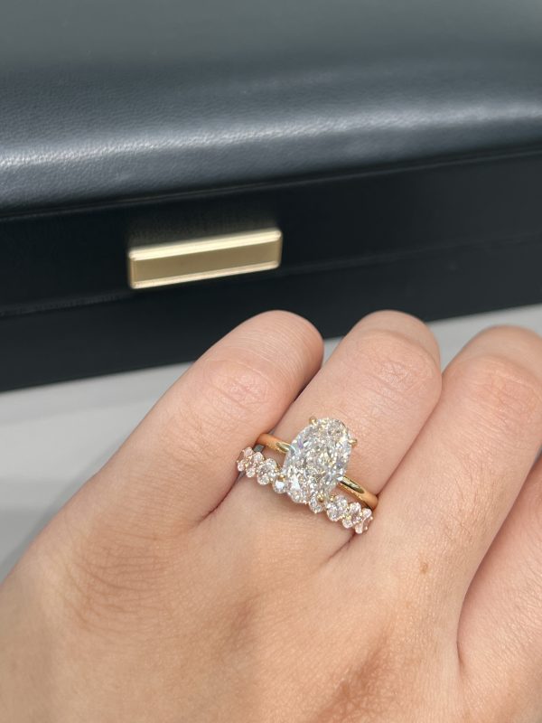 0.8 Carat Oval Cut Lab Grown Diamond Engagement Ring For Women in 18K Yellow Gold