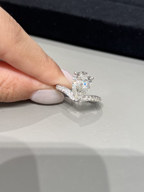 3 Carats Pear Shape Lab Grown Diamond Engagement Ring in 18k White Gold