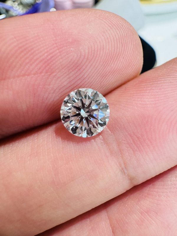 1 Carat Round Brilliant Cut CVD Lab Grown Diamond D VS1 IGI Certificate