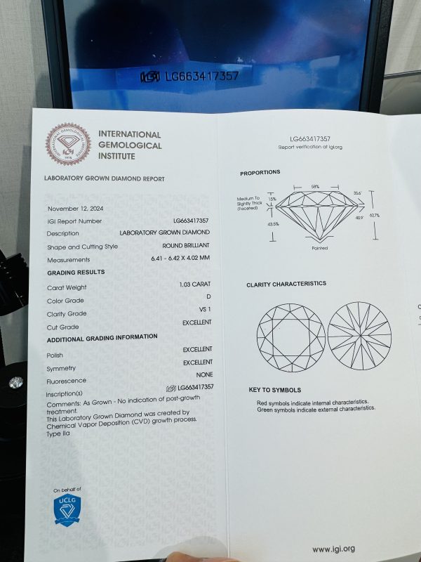 1 Carat Round Brilliant Cut CVD Lab Grown Diamond D VS1 IGI Certificate
