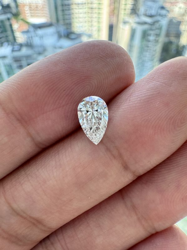 1 Carat Pear Shape CVD Lab Grown Diamond IGI Certification E VVS2