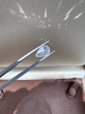 1CTW Pear Shape Lab Grown Diamond IGI Certification E VVS2