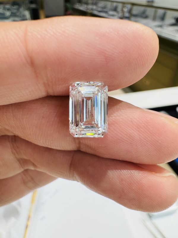 5 Carats Emerald Cut CVD Lab Grown Diamond IGI Certificate D VVS2