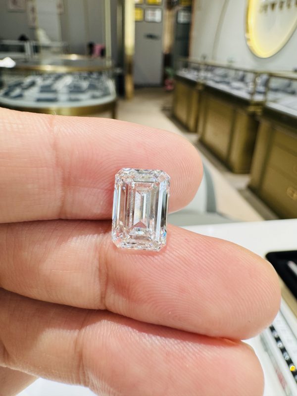 5 Carats Emerald Cut CVD Lab Grown Diamond IGI Certificate D VVS2
