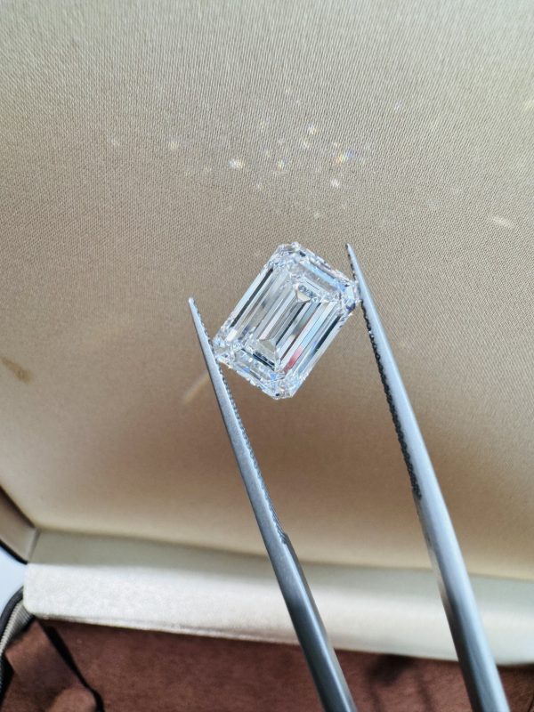 5 Carats Emerald Cut CVD Lab Grown Diamond IGI Certificate D VVS2