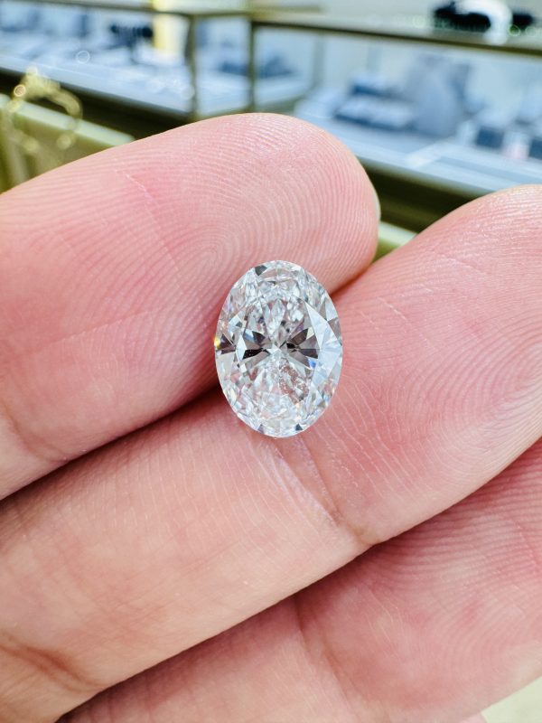 2 Carats Oval Cut CVD Lab Grown Diamond IGI Certification D VS1