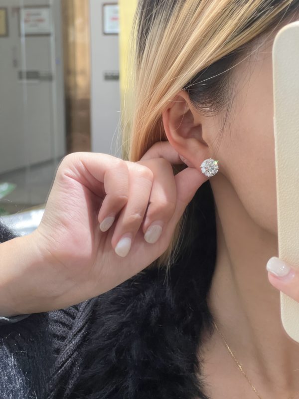 10CT TW Lab Grown Diamond Solitaire Stud Earrings in 18K White Gold