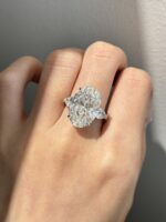 18K white gold 10ct Oval cut lab grown diamond Three-Stone ring