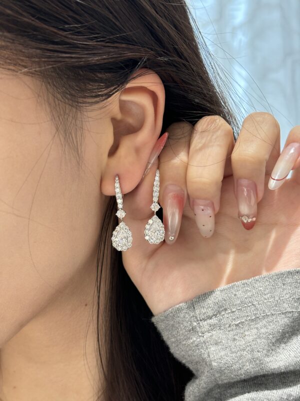18K White Gold Pear Cut Full Diamond Earrings