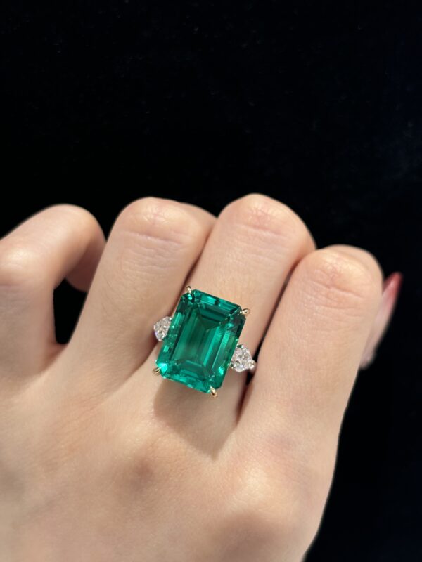 18K white gold 11ct Emerald cut lab grown diamond Three-Stone ring