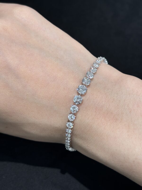 5.62ct Total Weight Round Brilliant Cut Lab-Grown Diamond Graduated Tennis Bracelet, 3-Prong Setting