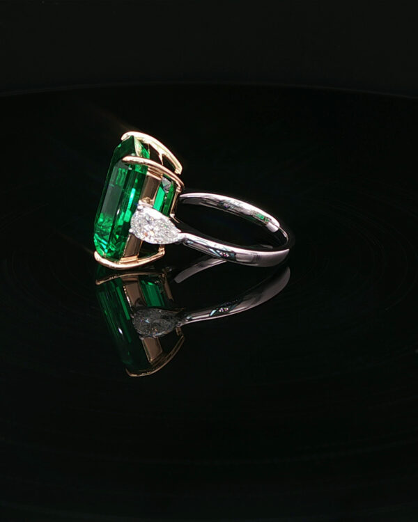 18K white gold 11ct Emerald cut lab grown diamond Three-Stone ring