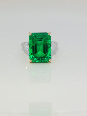 18K white gold 11ct Emerald cut lab grown diamond Three-Stone ring