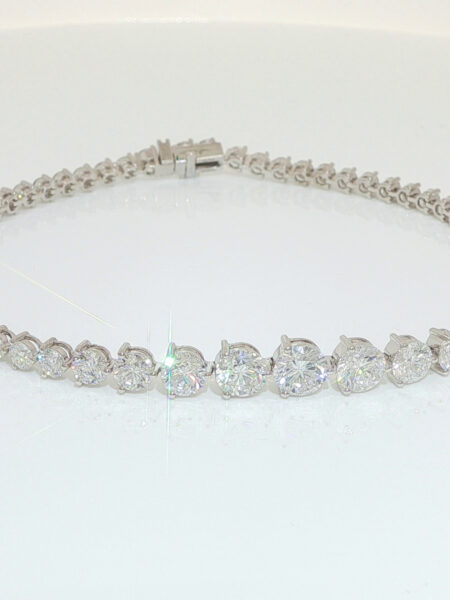 5.62ct Total Weight Round Brilliant Cut Lab-Grown Diamond Graduated Tennis Bracelet, 3-Prong Setting