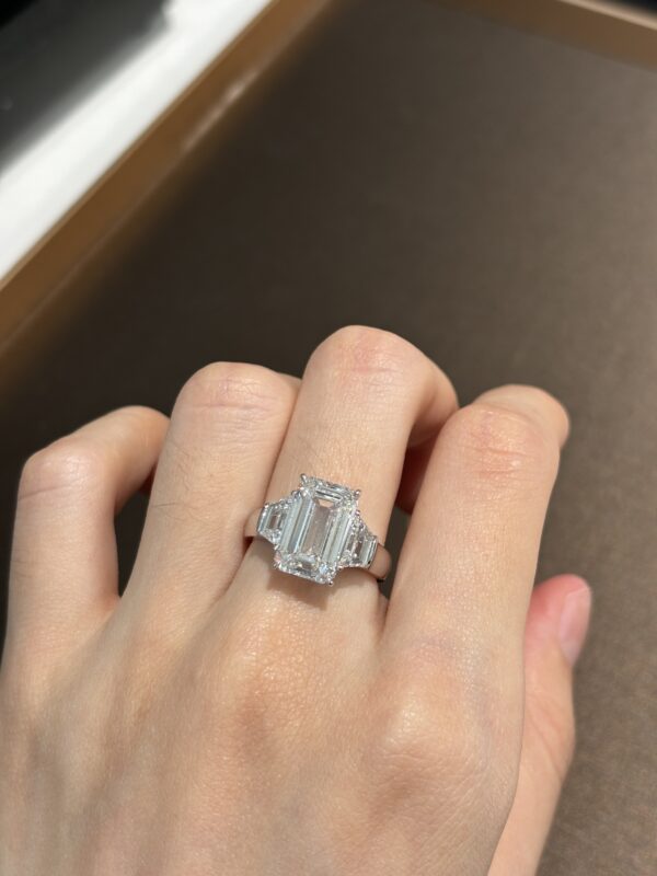 18K white gold 5ct Emerald cut lab grown diamond Three-Stone ring