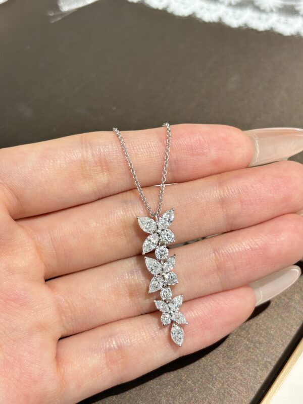 Victoria Necklace 18K White Gold Diamond Setting